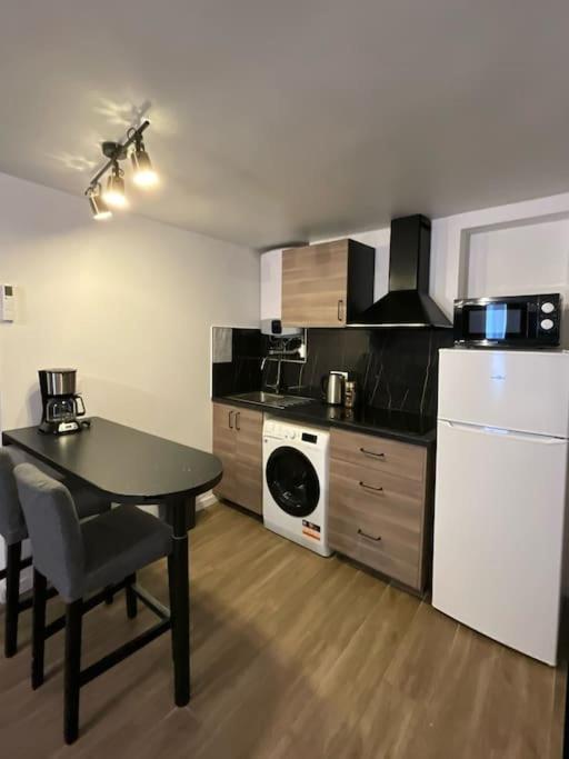 Ks Paris Studio Appart Near Station Gare Du Nord And Gare De L Est Esterno foto